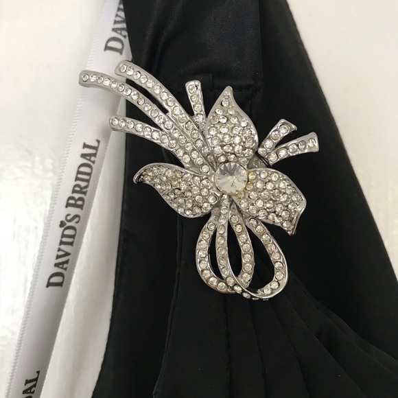 David’s Bridal Black Satin Gown size 4 - Picture 3 of 5